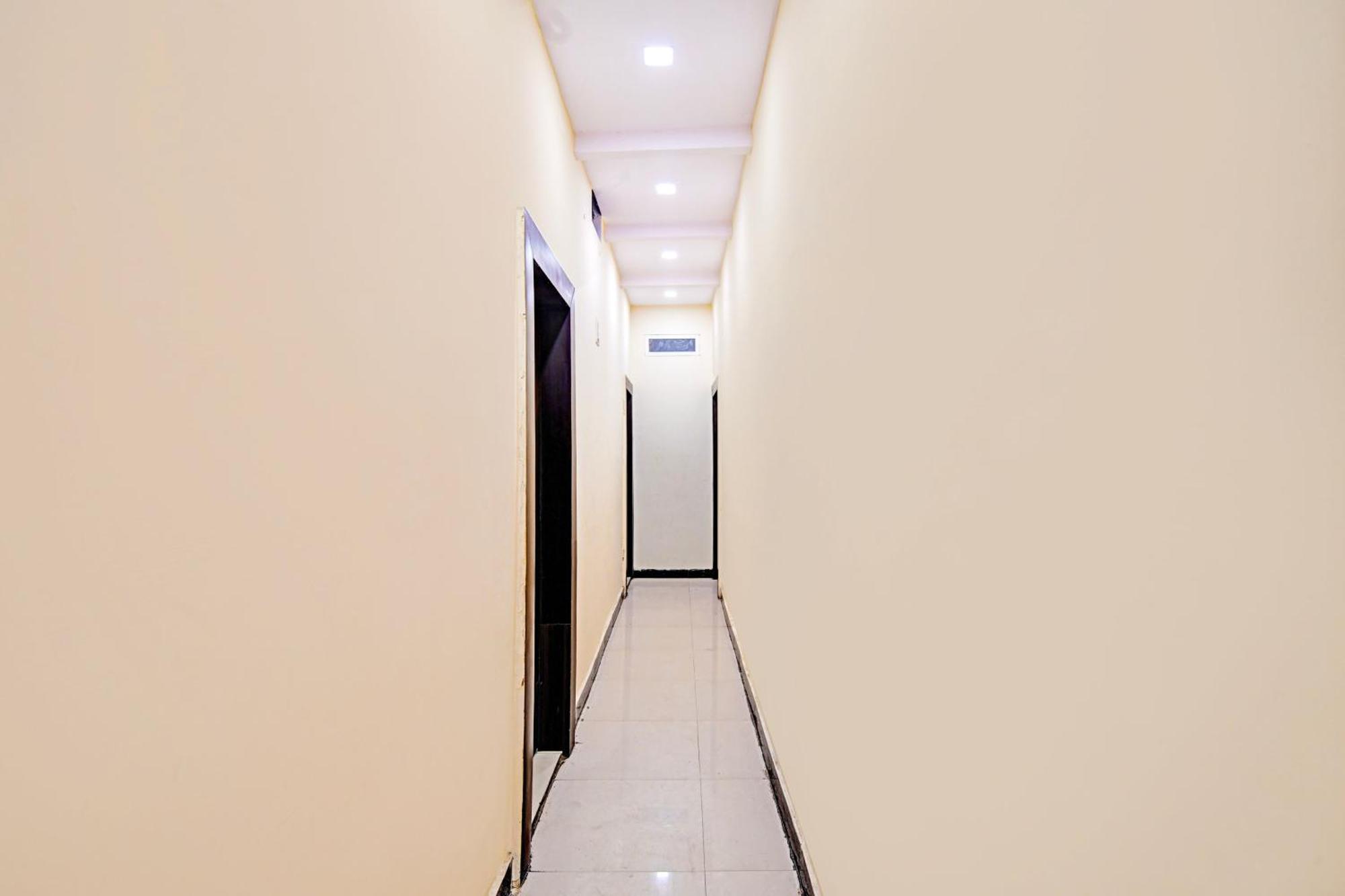 Super Hotel O Hanuman Naka Ujjain Formerly Krishna Palace Экстерьер фото